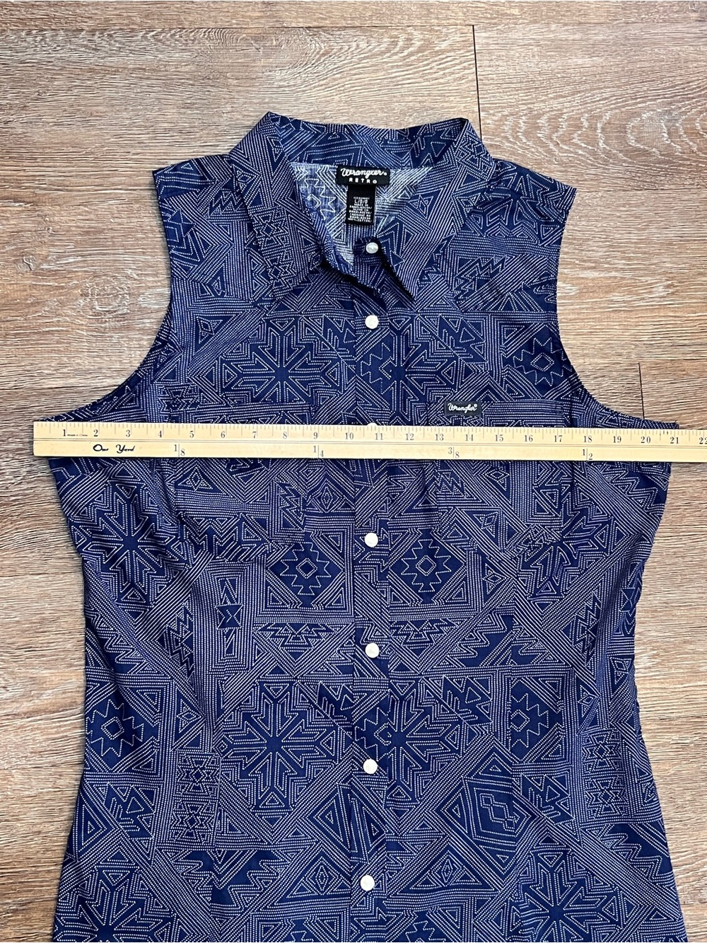 Wrangler Retro Sleeveless Western Snap Shirt Navy Aztec Print Cotton | Size: L - Picture 4 of 10